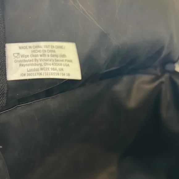 PINK Victoria Secret Lunchbox - Picture 5 of 5